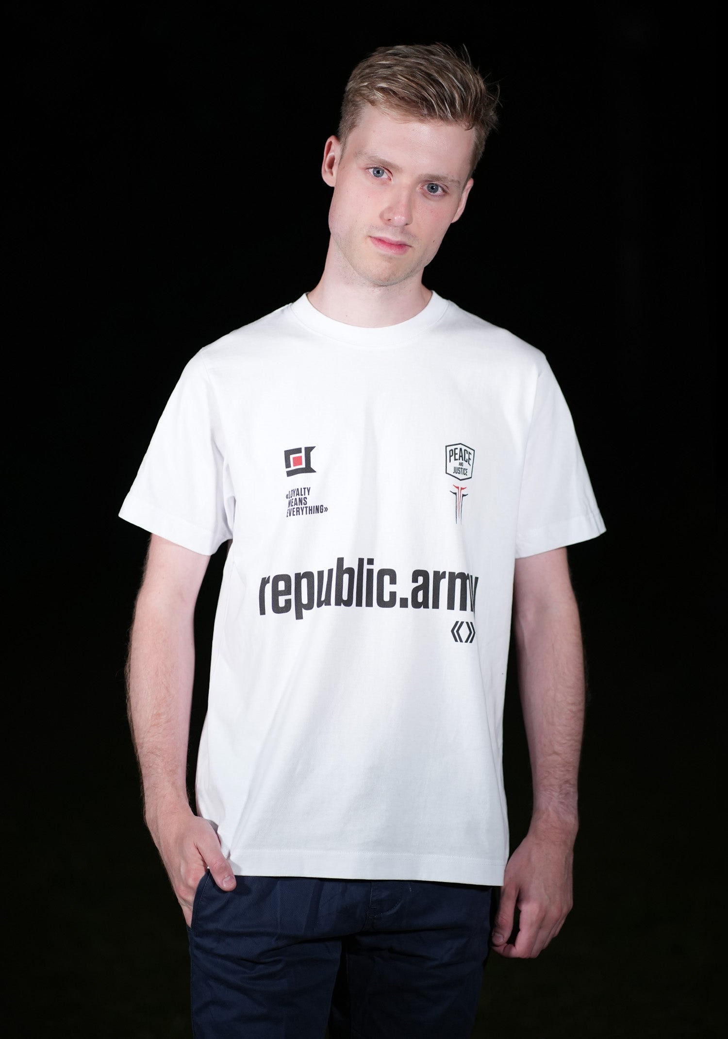 republic.army co. – Oversized T-Shirt